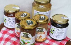 Selezione di marmellate e miele